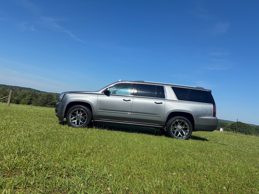2020 GMC Yukon Image 2