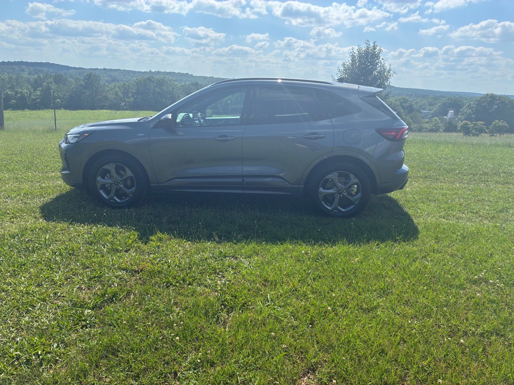 2024 Ford Escape Image 1