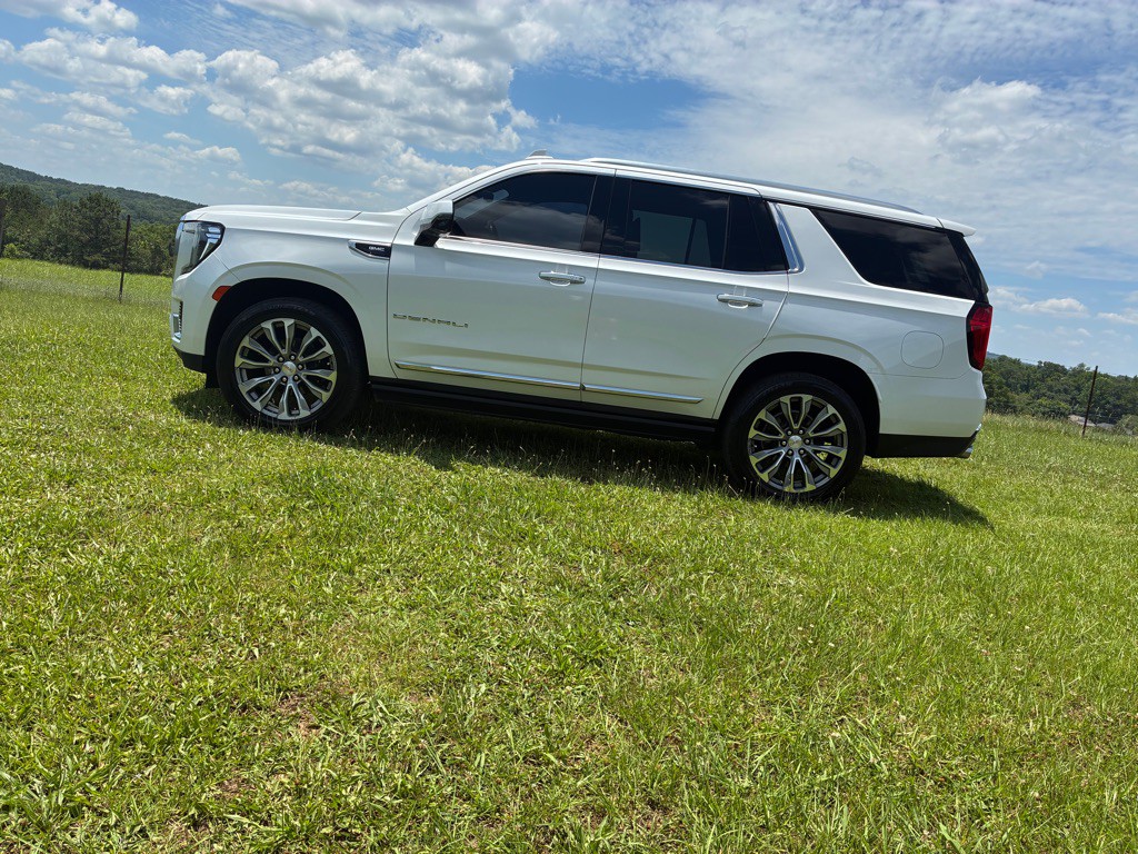 2021 GMC Yukon Image 3