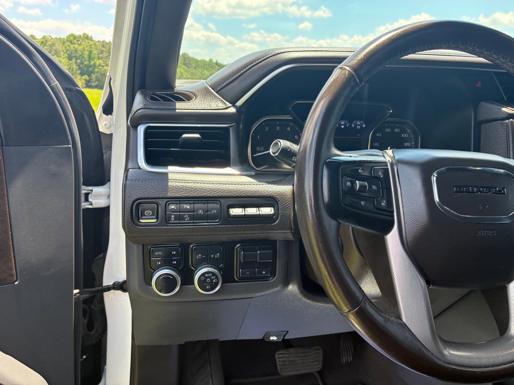 2021 GMC Yukon Image 12