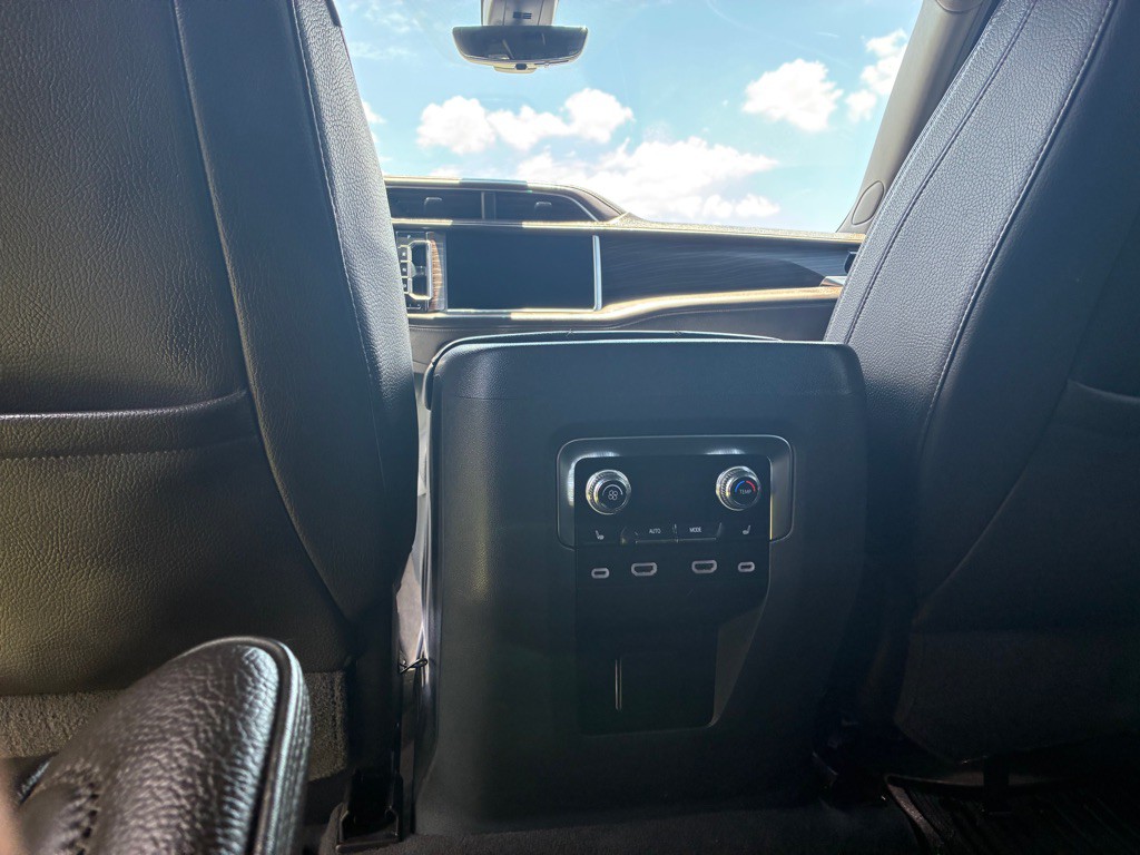 2021 GMC Yukon Image 17