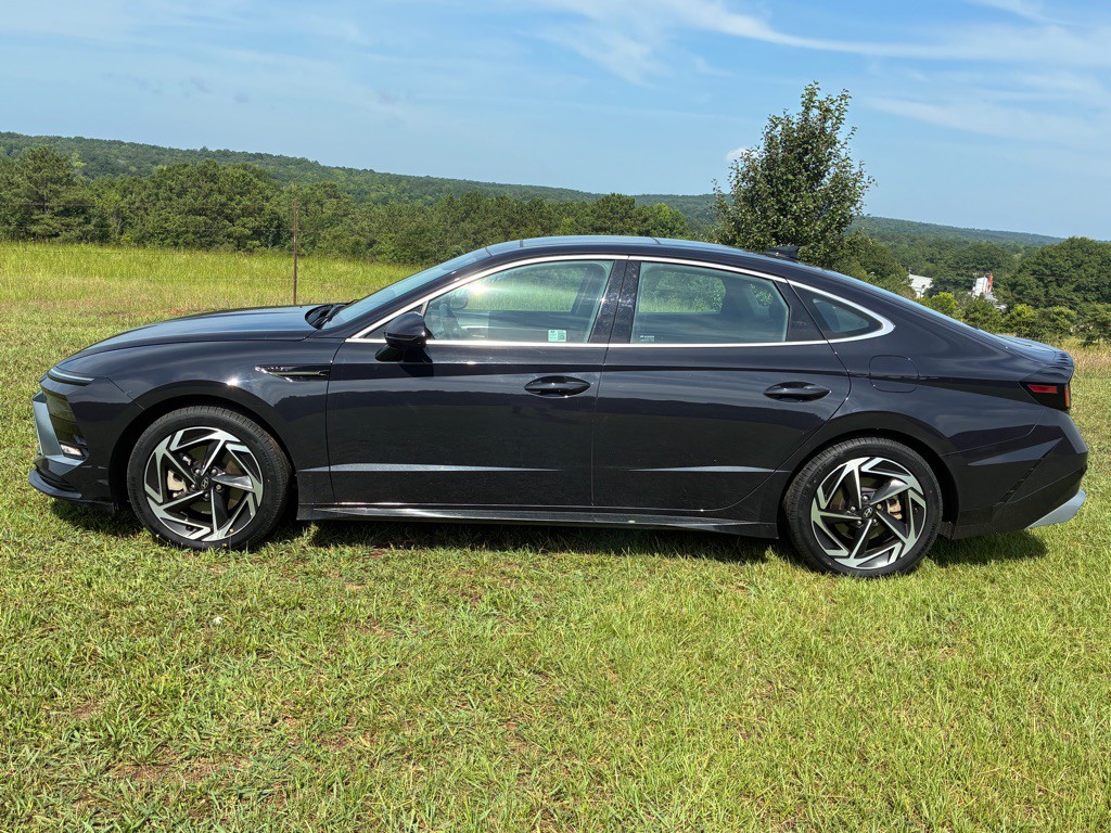 2024 Hyundai Sonata Image 2