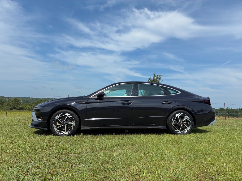 2024 Hyundai Sonata Image 3