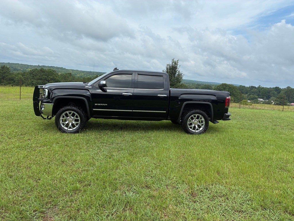 2018 GMC Sierra Image 1