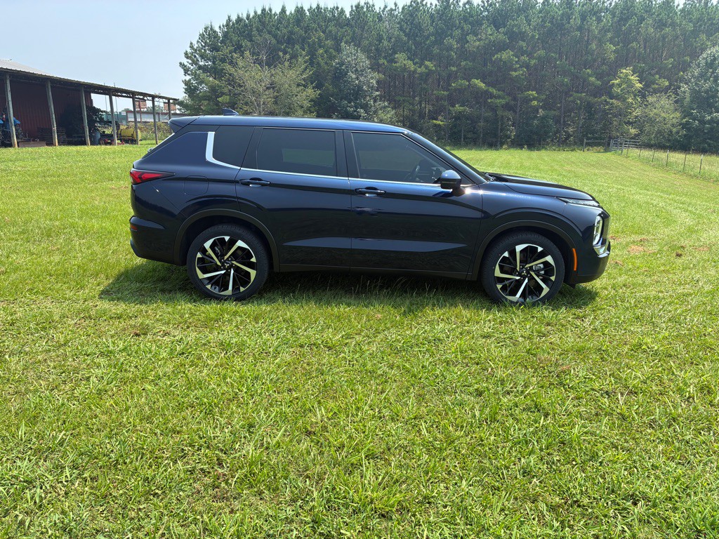 2023 Mitsubishi Outlander Image 5
