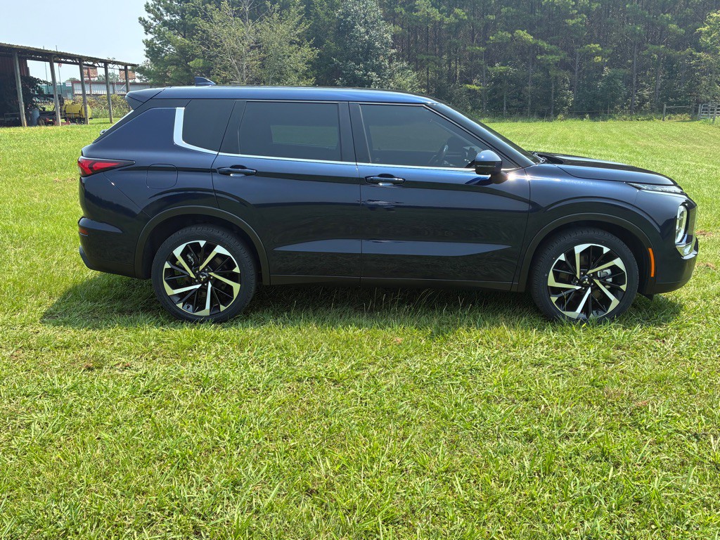 2023 Mitsubishi Outlander Image 6