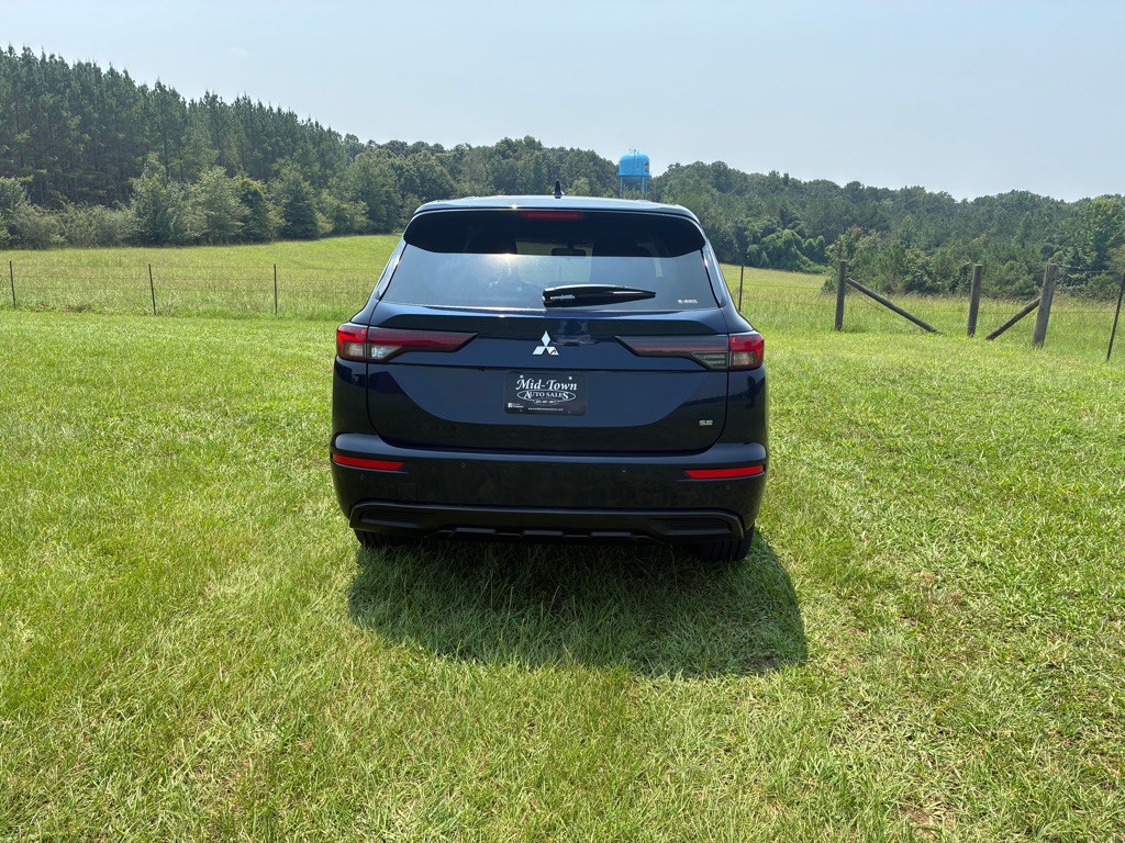 2023 Mitsubishi Outlander Image 7