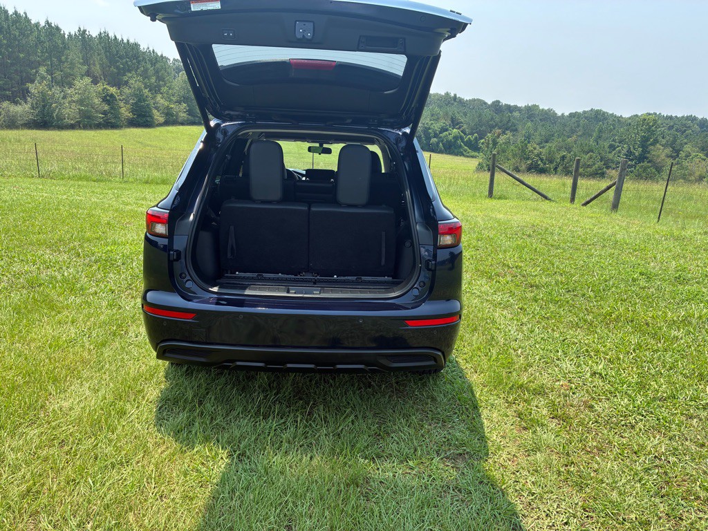 2023 Mitsubishi Outlander Image 9