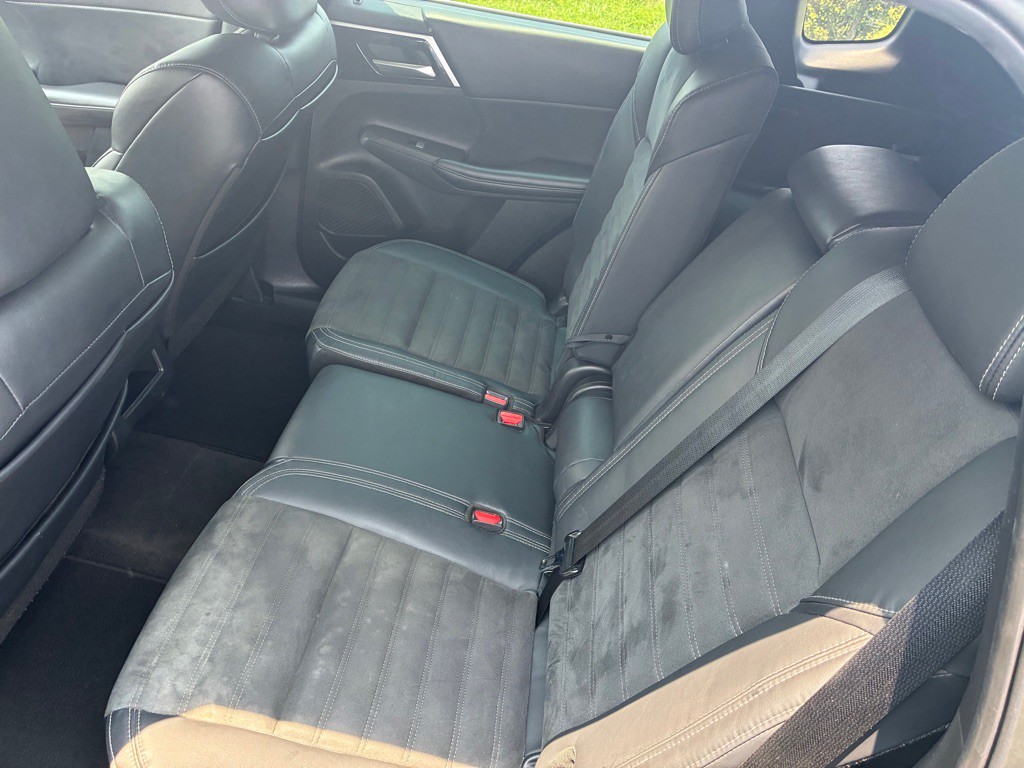 2023 Mitsubishi Outlander Image 11