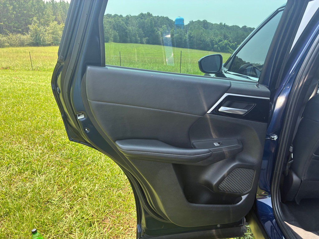 2023 Mitsubishi Outlander Image 16