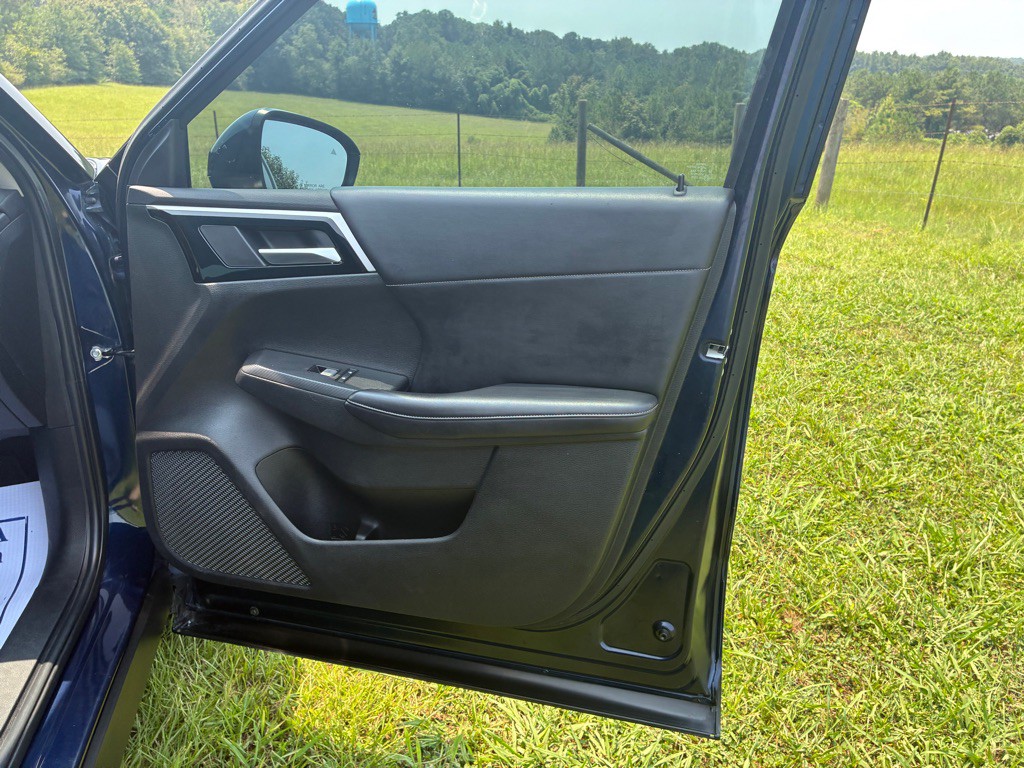 2023 Mitsubishi Outlander Image 17