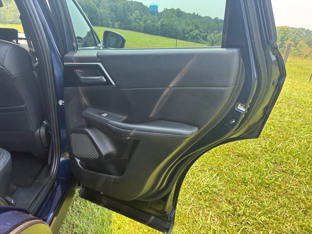 2023 Mitsubishi Outlander Image 18