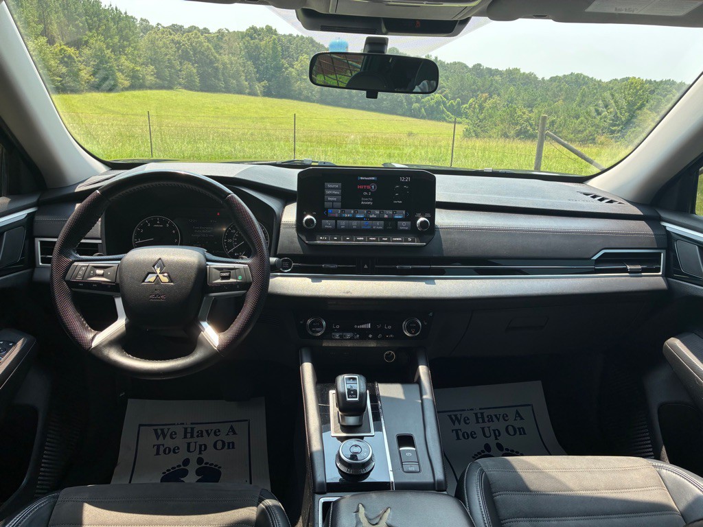 2023 Mitsubishi Outlander Image 19