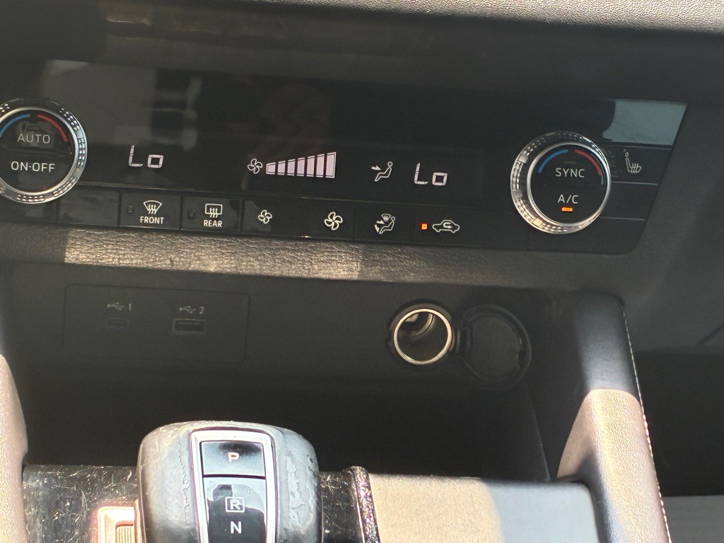 2023 Mitsubishi Outlander Image 26