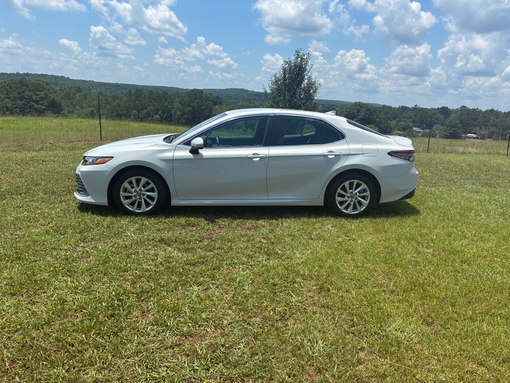 2023 Toyota Camry Image 1