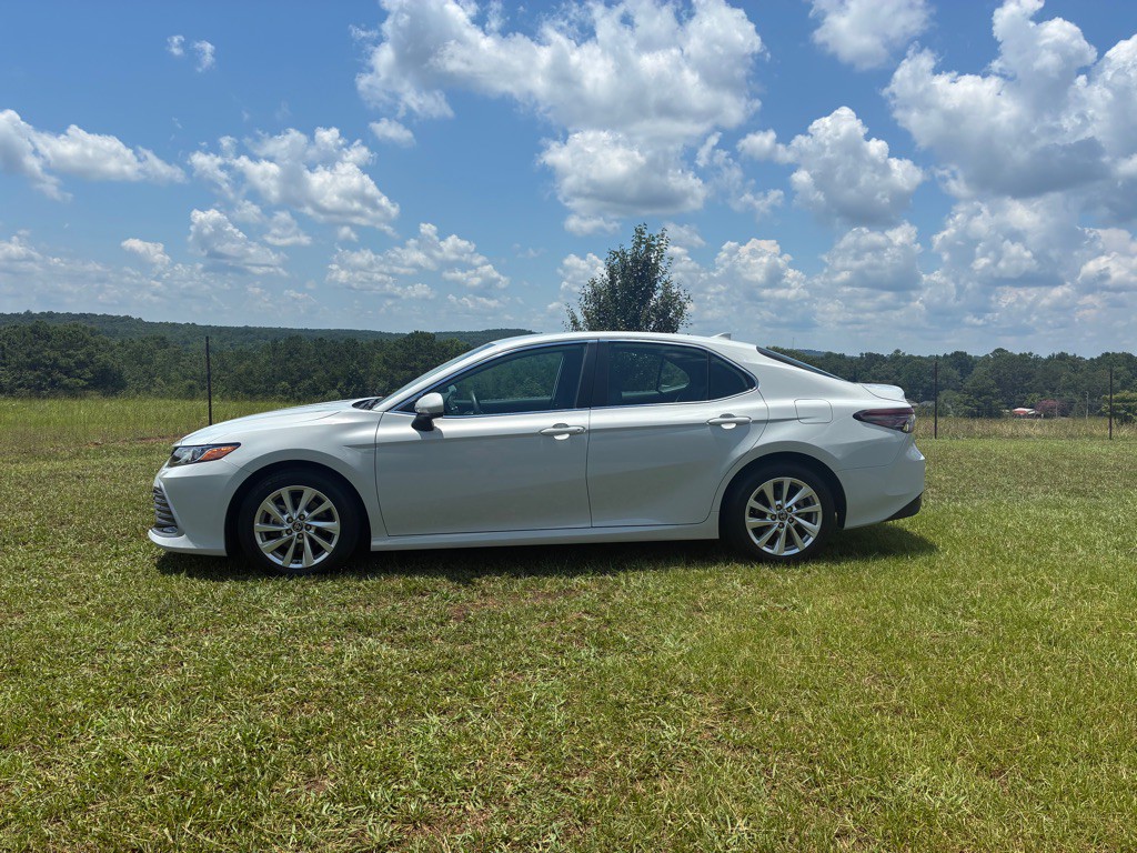 2023 Toyota Camry Image 2