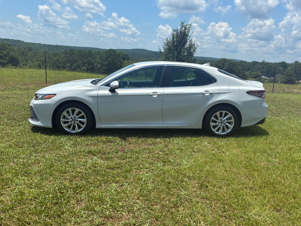 2023 Toyota Camry Image 3