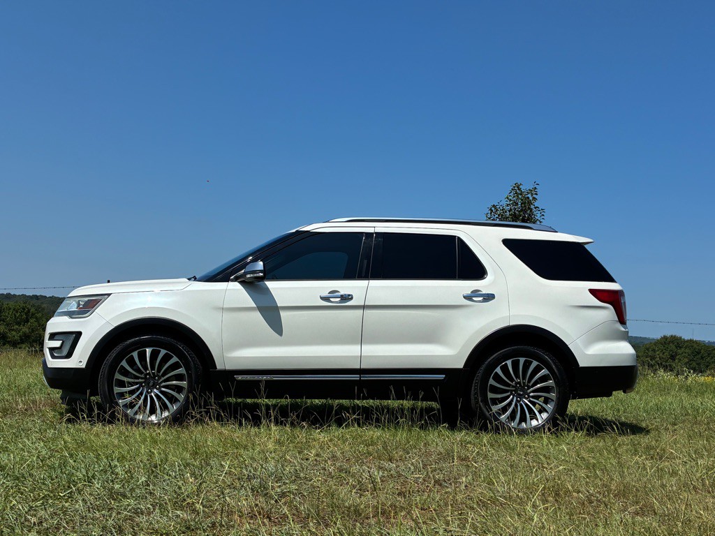 2017 Ford Explorer Image 3