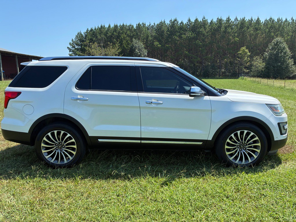 2017 Ford Explorer Image 5