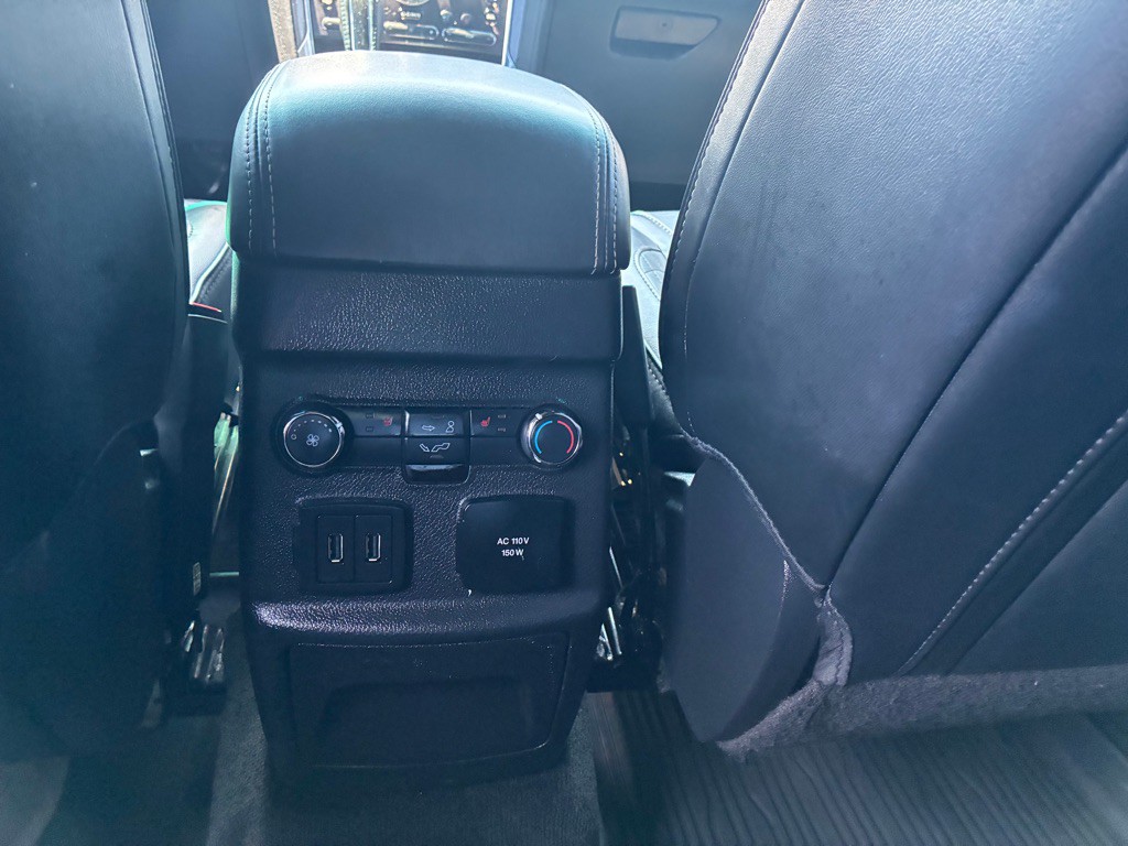 2017 Ford Explorer Image 15