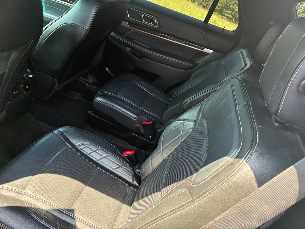 2017 Ford Explorer Image 16