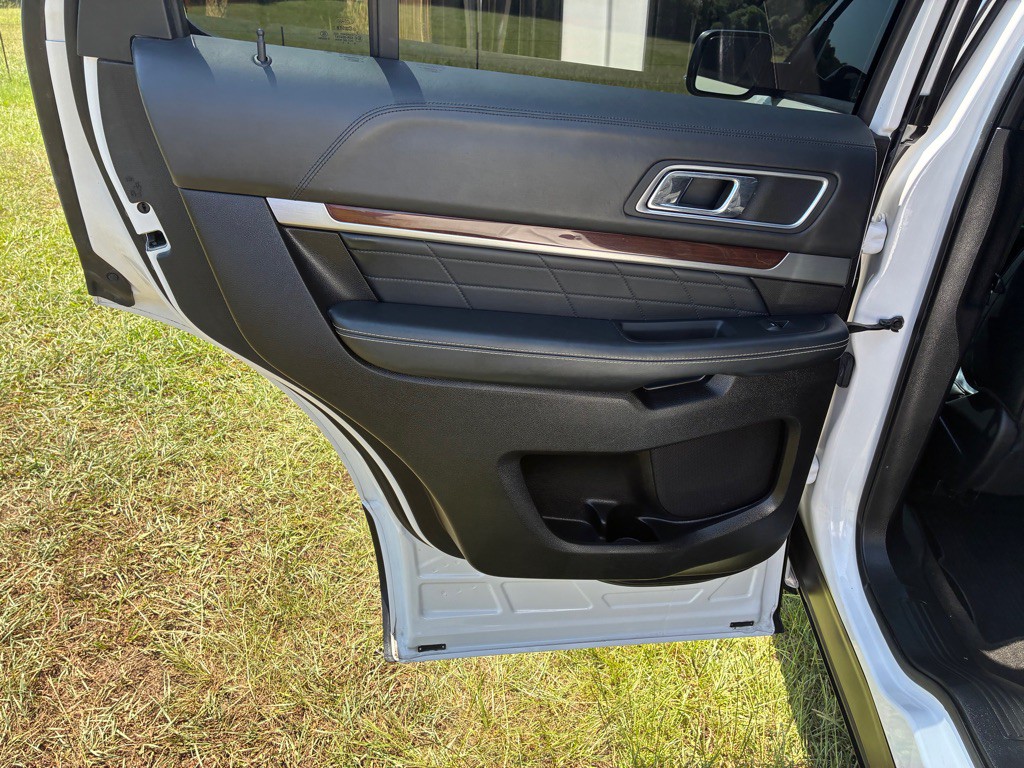 2017 Ford Explorer Image 33