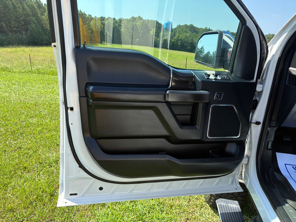 2015 Ford F-150 Image 18
