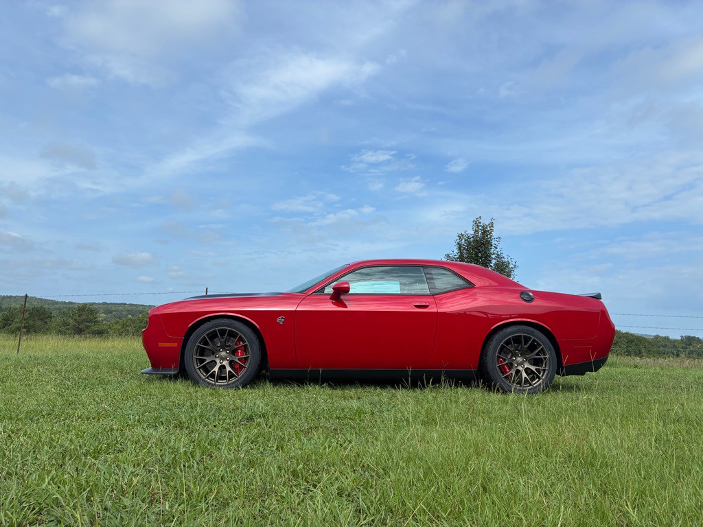 2016 Dodge Challenger Image 1