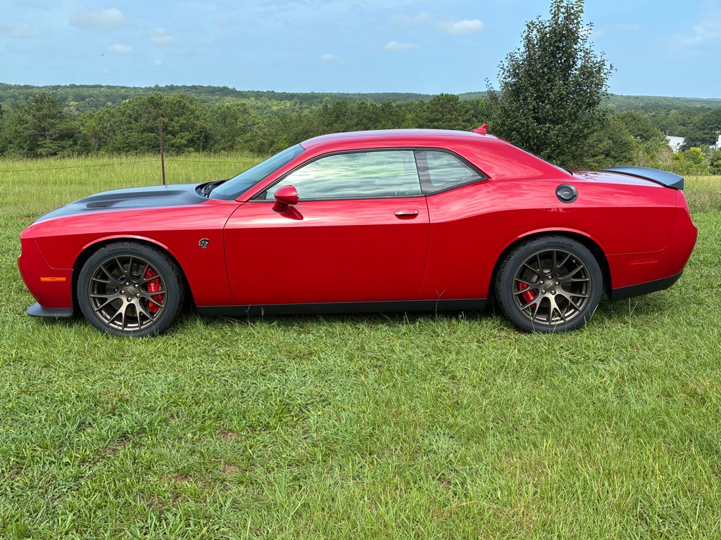 2016 Dodge Challenger Image 2