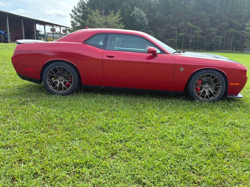 2016 Dodge Challenger Image 9