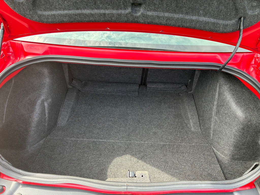 2016 Dodge Challenger Image 10