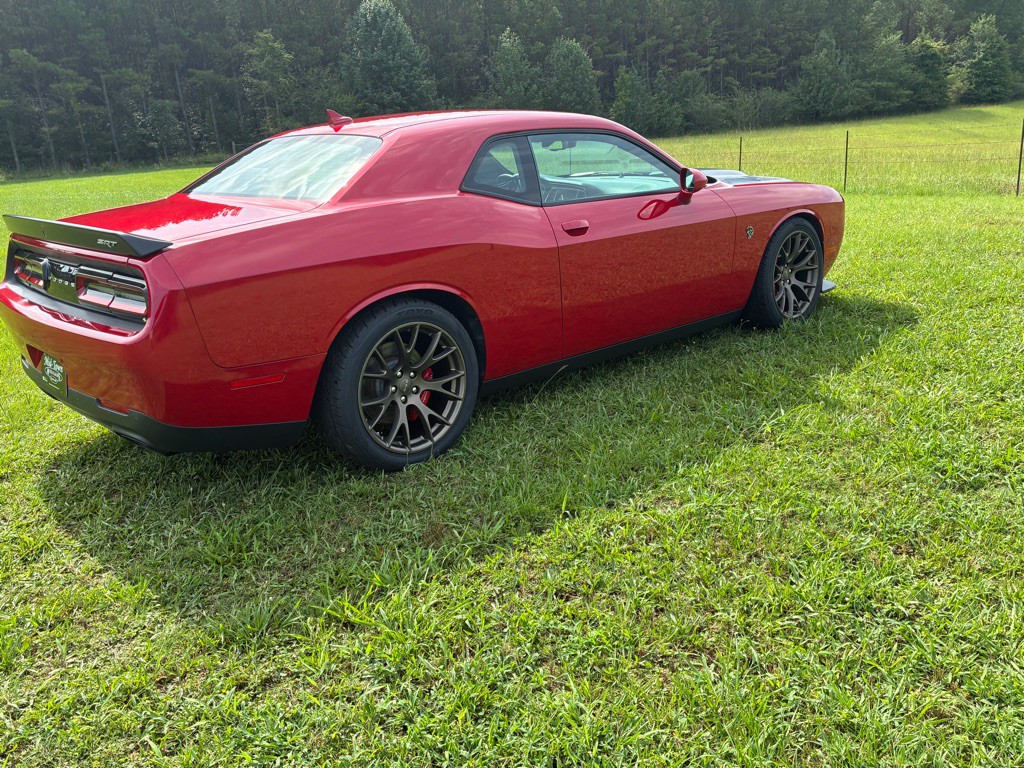 2016 Dodge Challenger Image 19