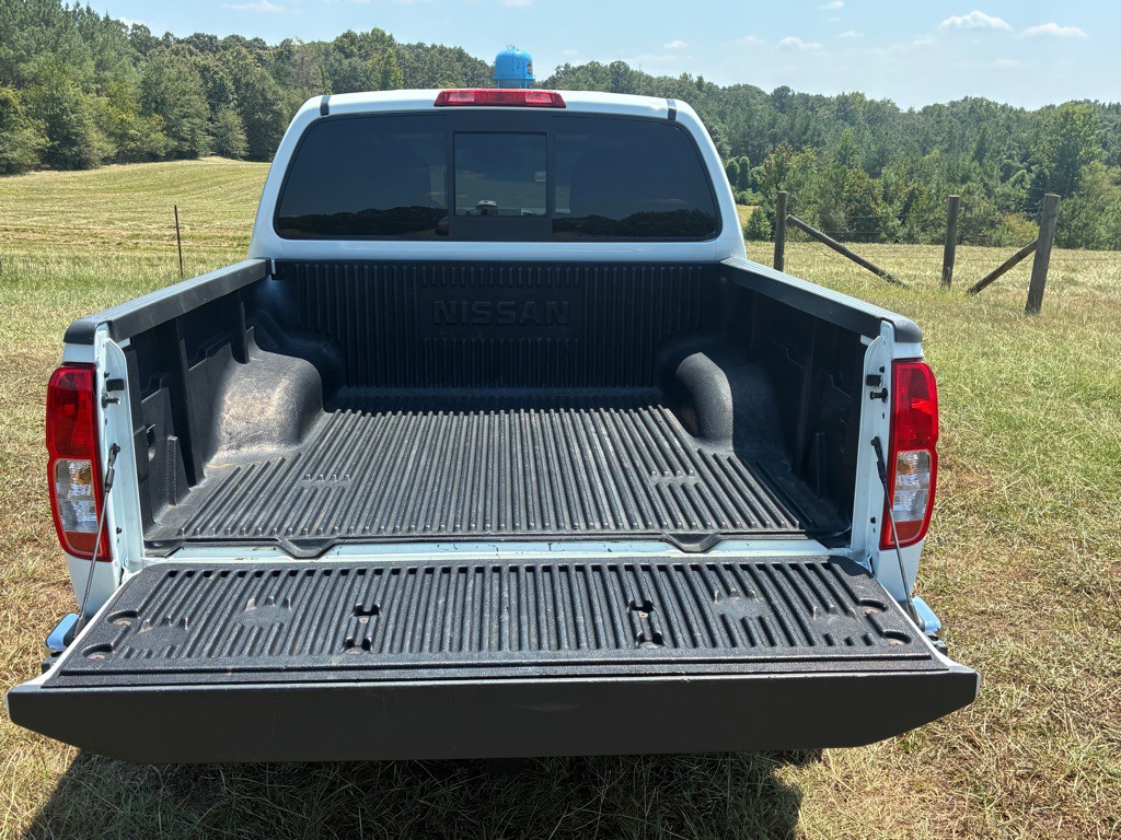 2014 Nissan Frontier Image 12