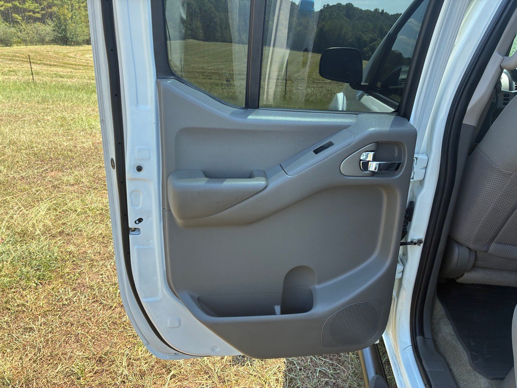 2014 Nissan Frontier Image 14