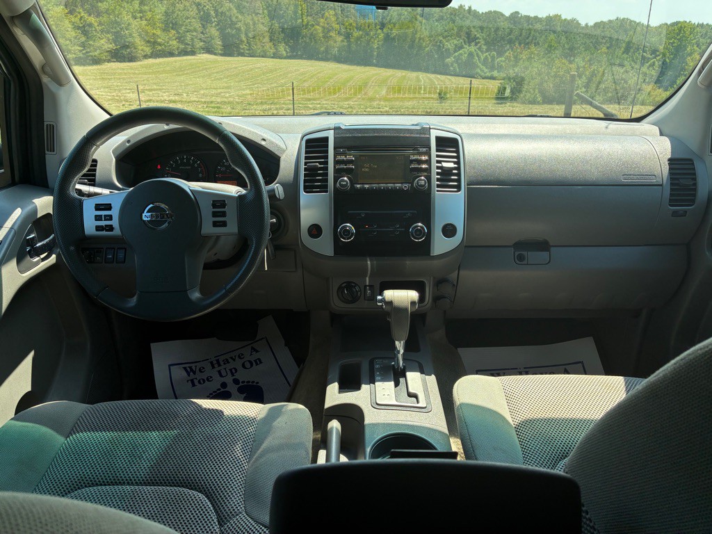 2014 Nissan Frontier Image 27