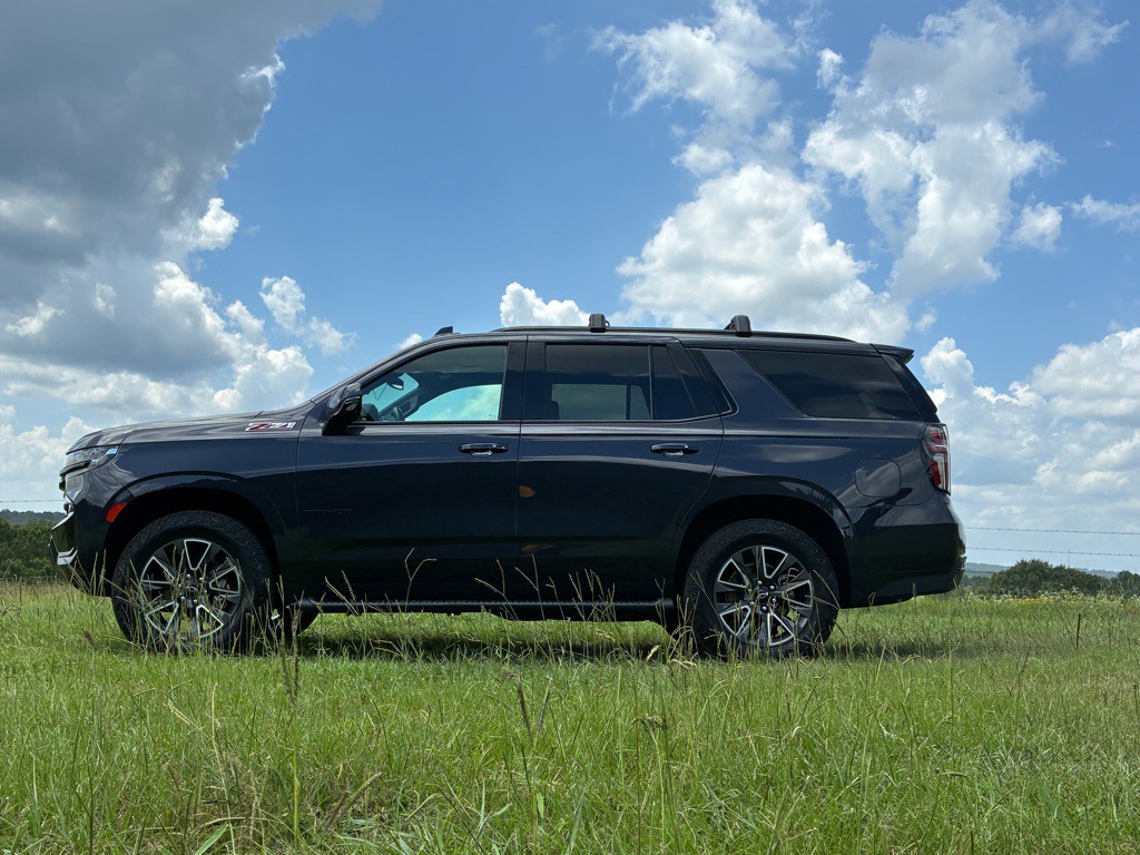 2023 Chevrolet Tahoe Image 2