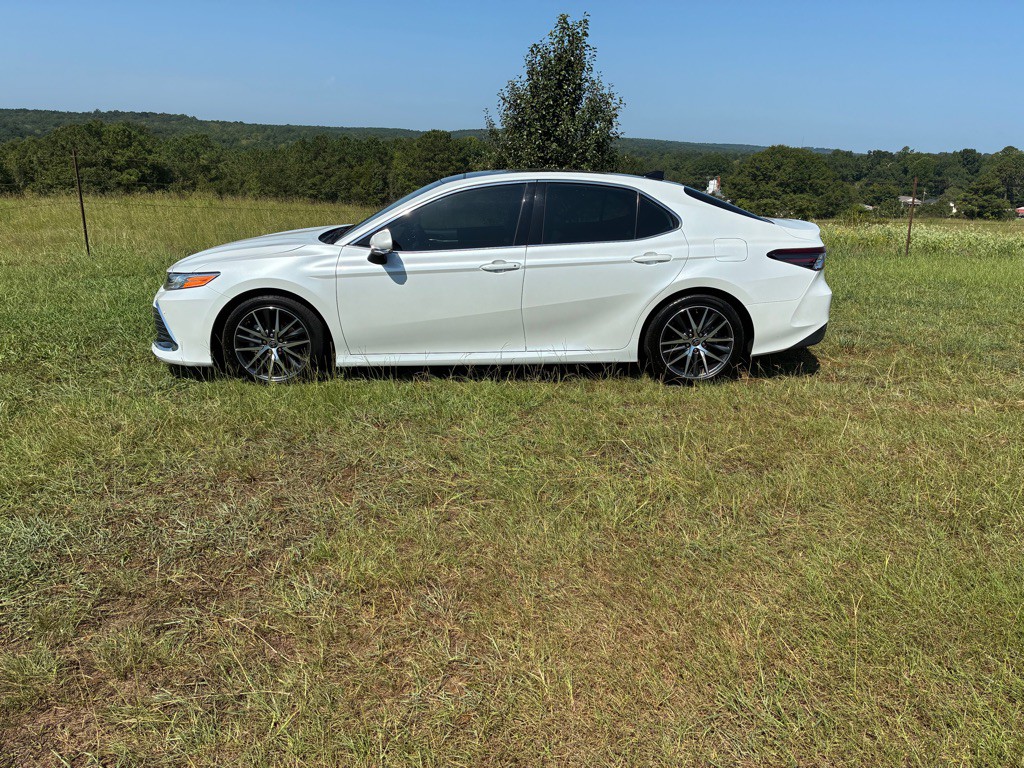 2023 Toyota Camry Image 1