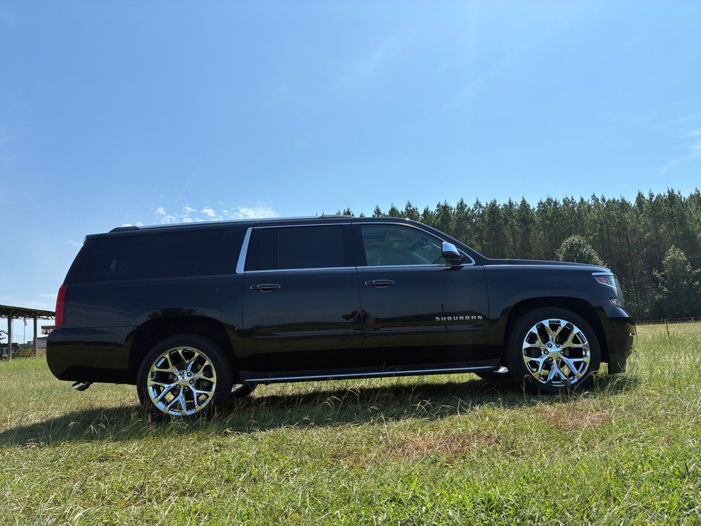 2019 Chevrolet Suburban Image 8