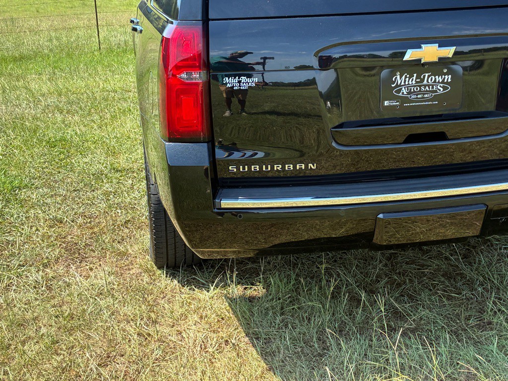 2019 Chevrolet Suburban Image 11
