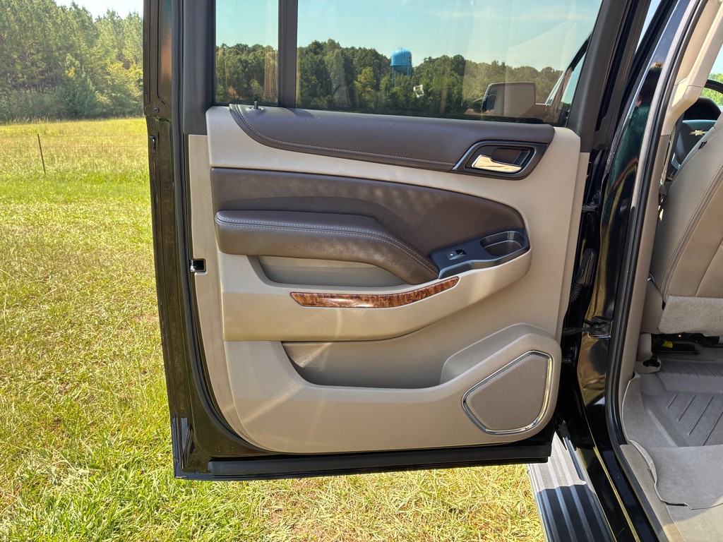 2019 Chevrolet Suburban Image 13