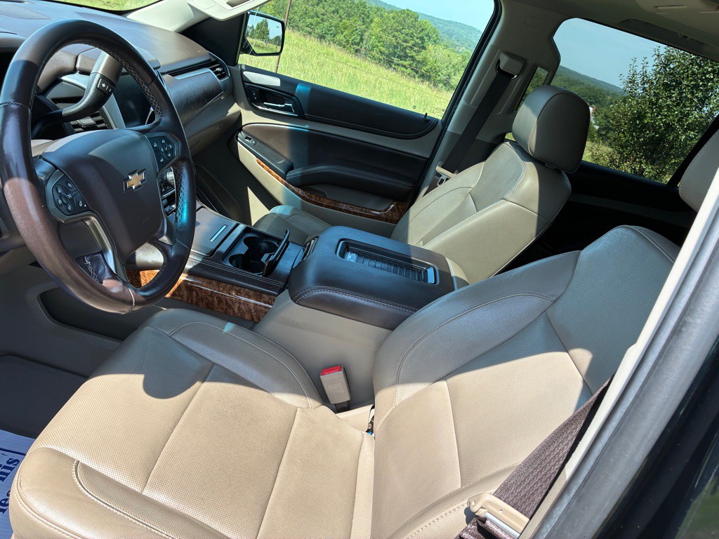2019 Chevrolet Suburban Image 16