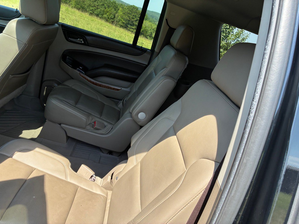 2019 Chevrolet Suburban Image 17