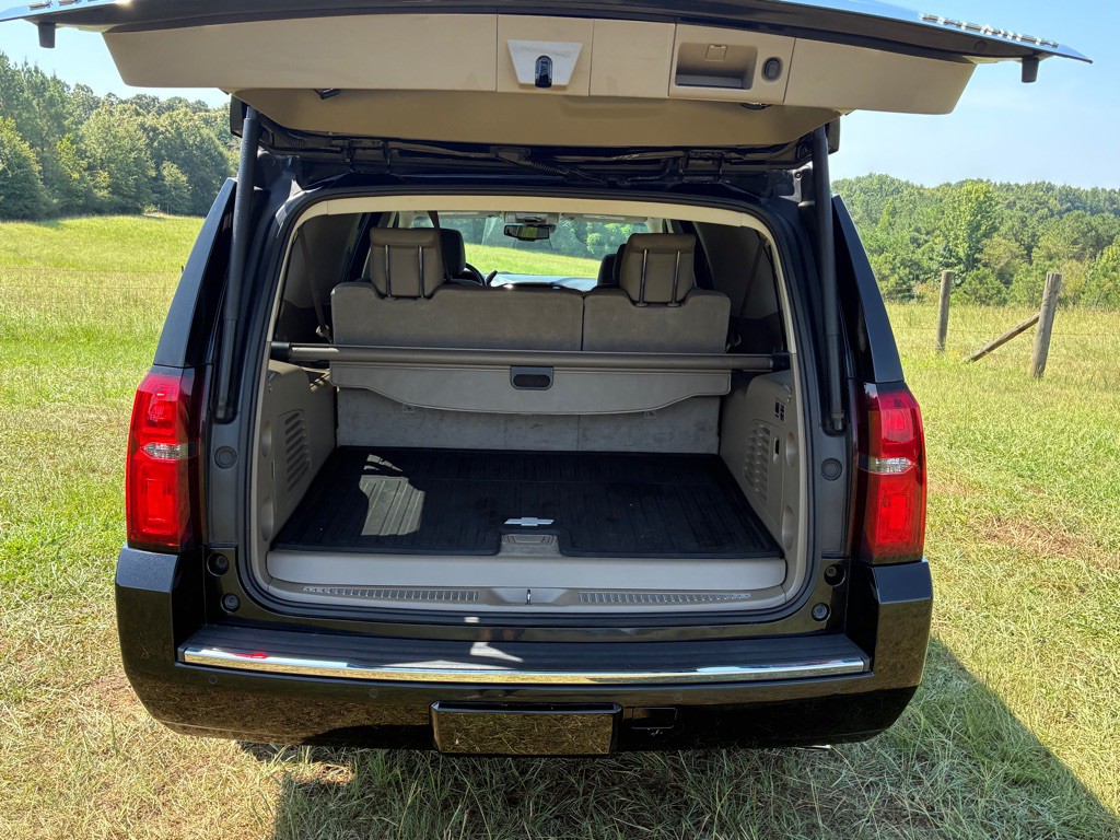 2019 Chevrolet Suburban Image 21