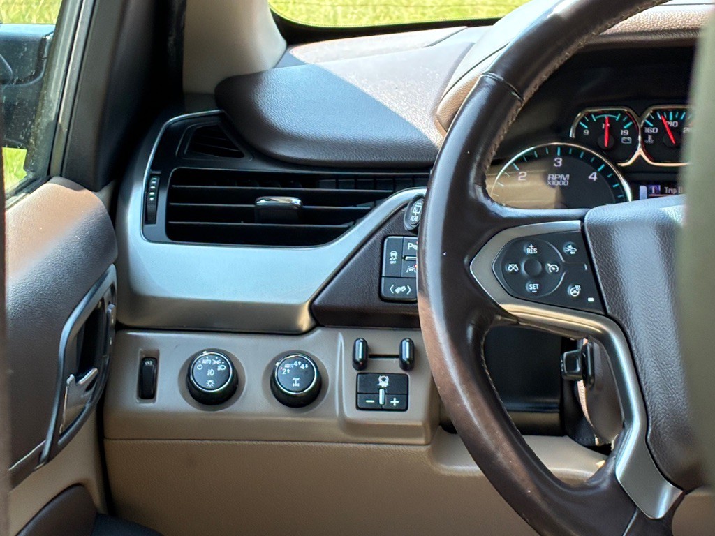 2019 Chevrolet Suburban Image 32
