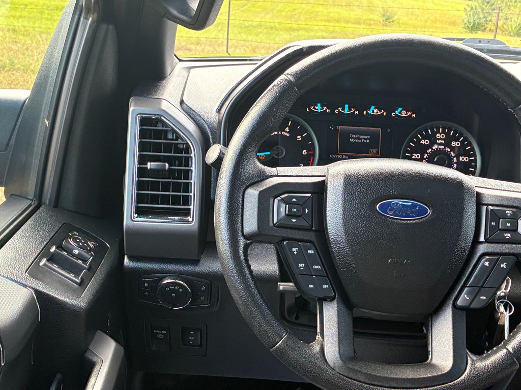 2015 Ford F-150 Image 24