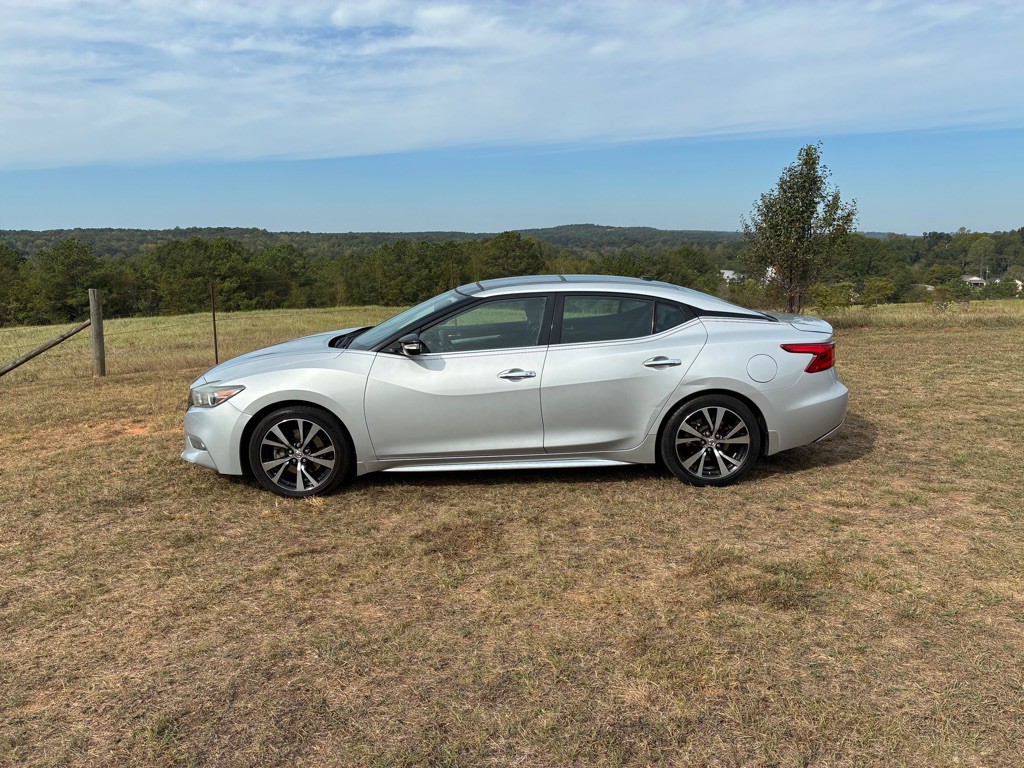 2018 Nissan Maxima Image 1