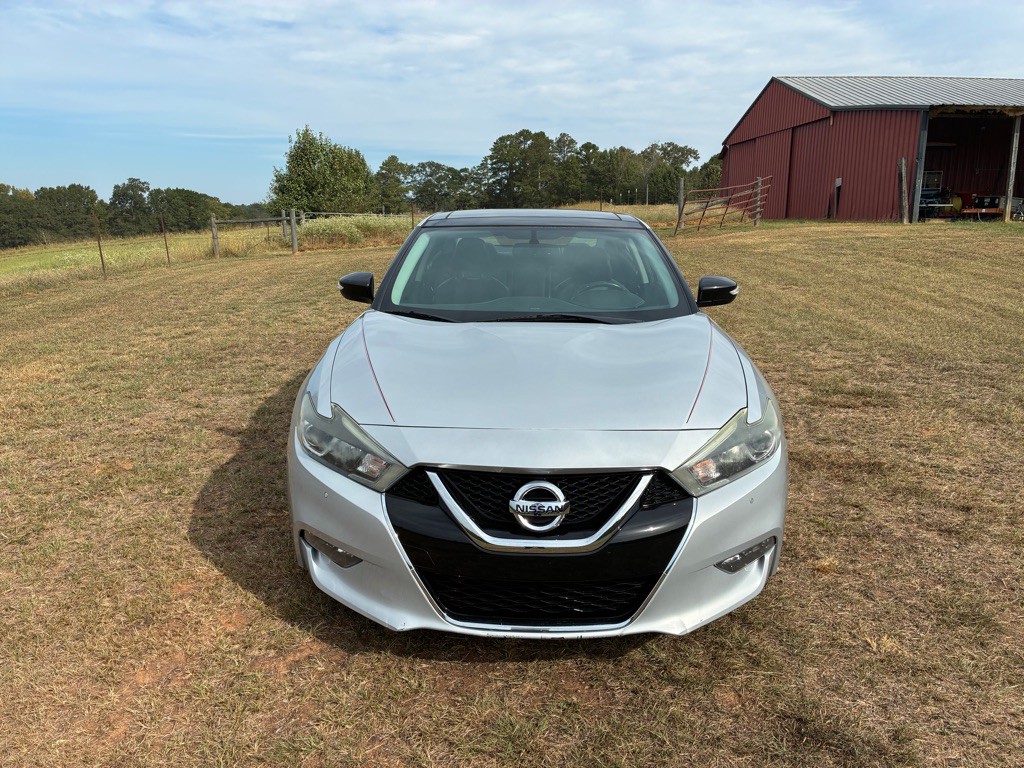 2018 Nissan Maxima Image 2