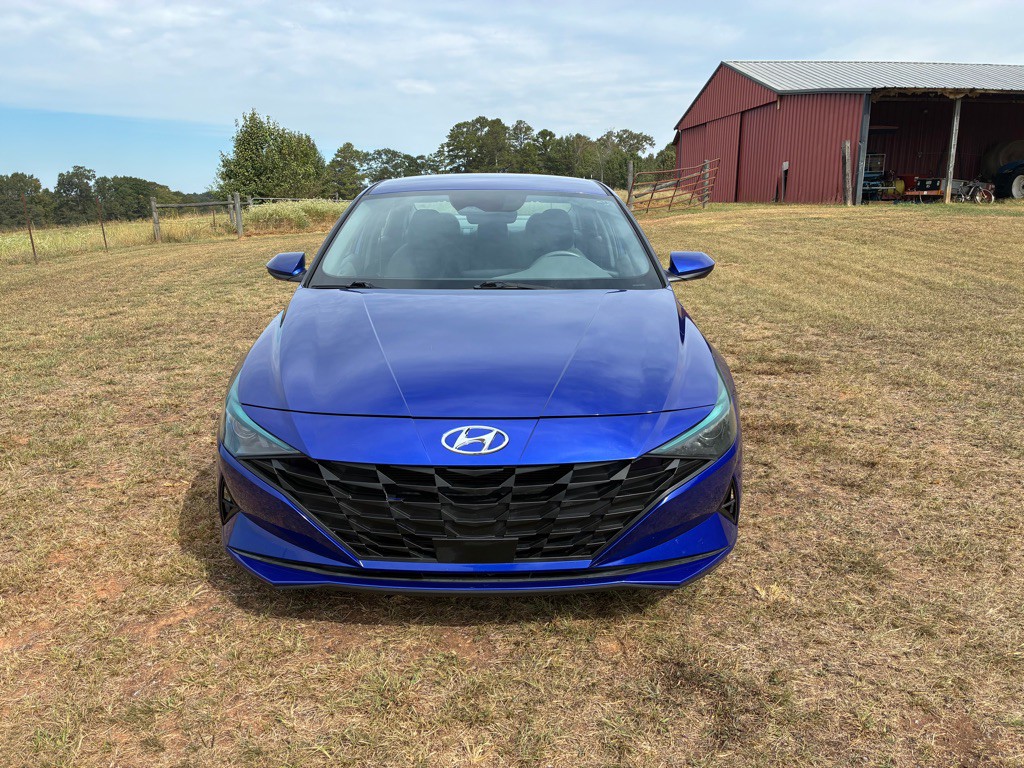 2023 Hyundai Elantra Image 2