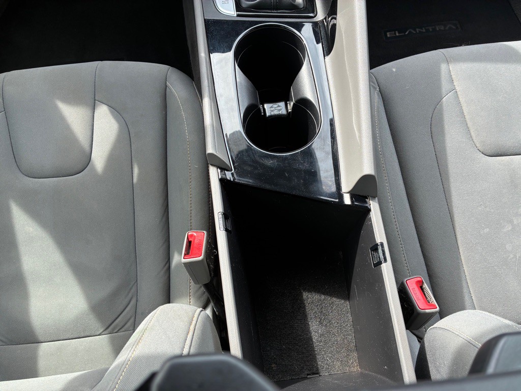 2023 Hyundai Elantra Image 15