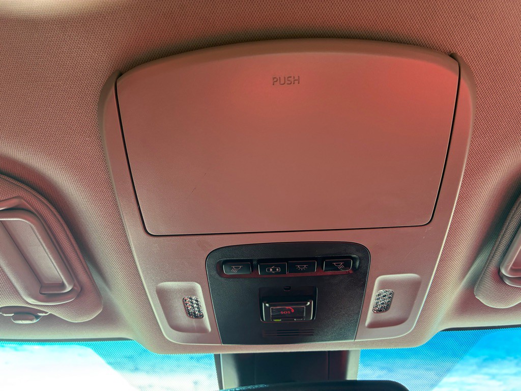 2020 Toyota Camry Image 17